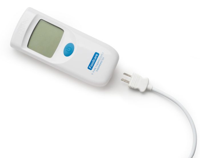 thermocouple-thermometer-foodcare-hi9350011-connection.jpg Thermomètre à thermocouple de type K HI9350011 – Image 3